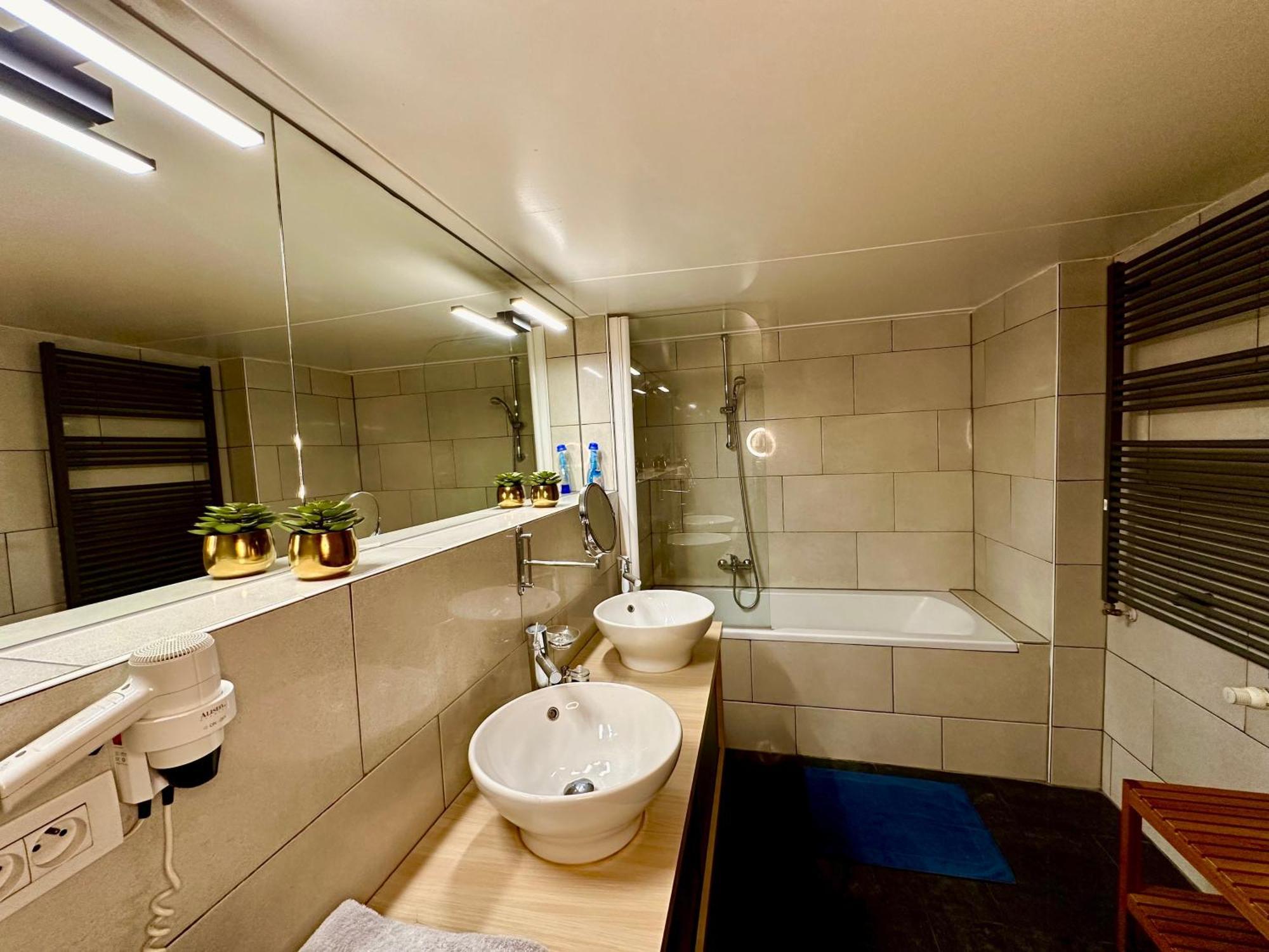 Luxury Suites Castel By Rikas Hotels Αμβέρσα Εξωτερικό φωτογραφία