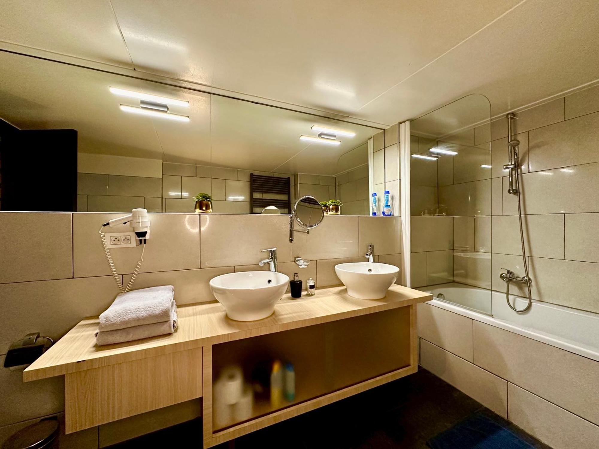 Luxury Suites Castel By Rikas Hotels Αμβέρσα Εξωτερικό φωτογραφία